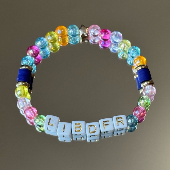 Taylor Swift Friendship Bracelets: Acronym Edition - Picture 15 of 15